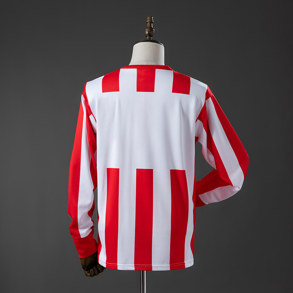 Mens Chivas De Guadalajara Retro Long Sleeve Home Jersey 1991/92 Mens Chivas De Guadalajara Retro Long Sleeve Home Jersey 1991/92 rear view showing matching team styling