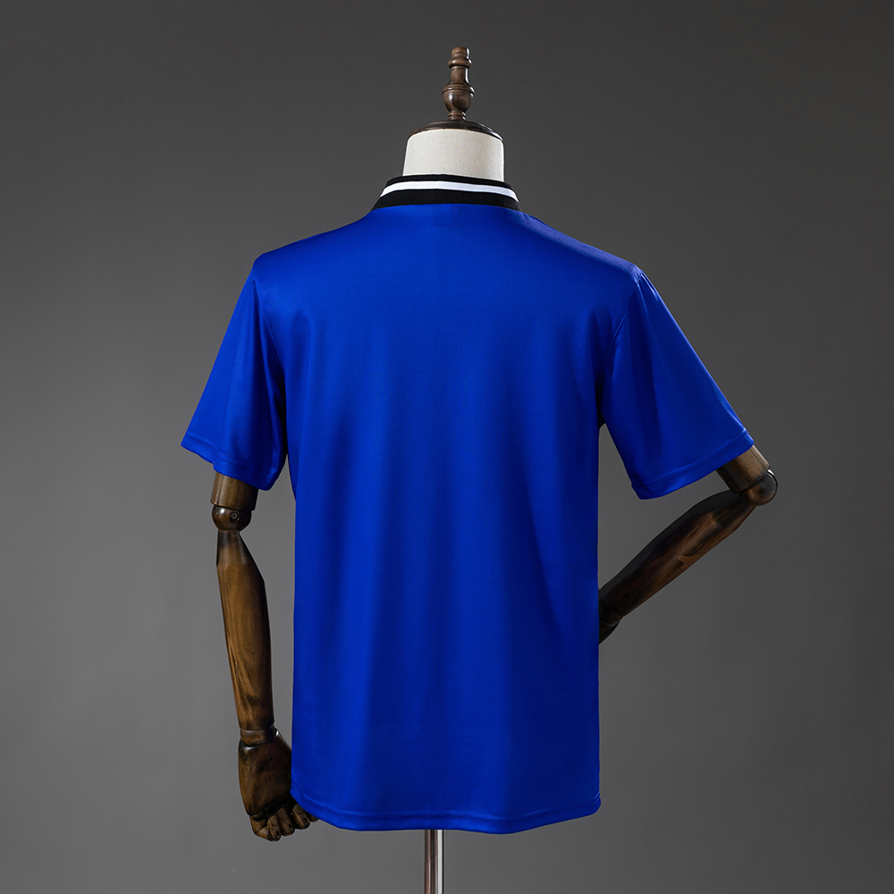 Mens Hamburg Retro Away Jersey 1996 Mens Hamburg Retro Away Jersey 1996 rear view showing authentic team styling
