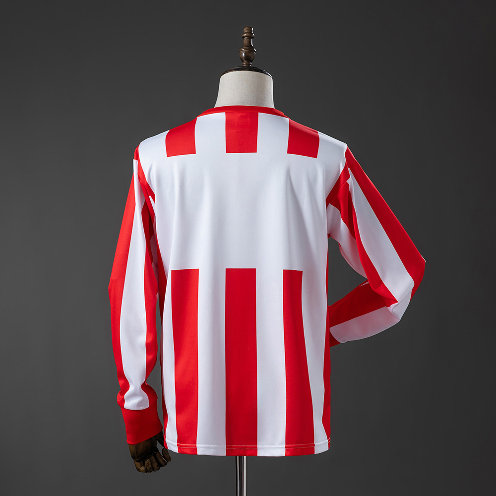 Mens Chivas De Guadalajara Retro Long Sleeve Home Jersey 1990/91 Mens Chivas De Guadalajara Retro Long Sleeve Home Jersey 1990/91 rear view showing white squad number box and long sleeves