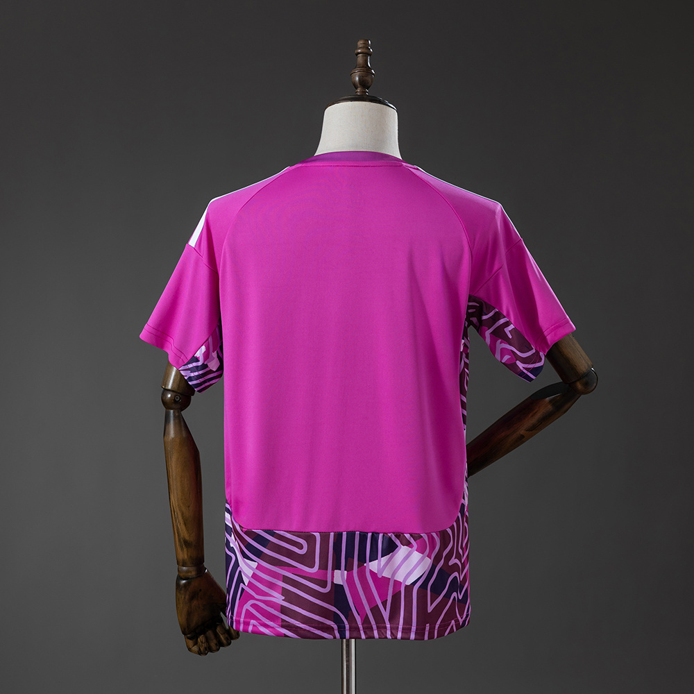 Mens Colo Colo GK Purple Jersey 2026/27 Mens Colo Colo GK Purple Jersey 2026/27 rear view showing solid purple upper back panel and lower geometric print