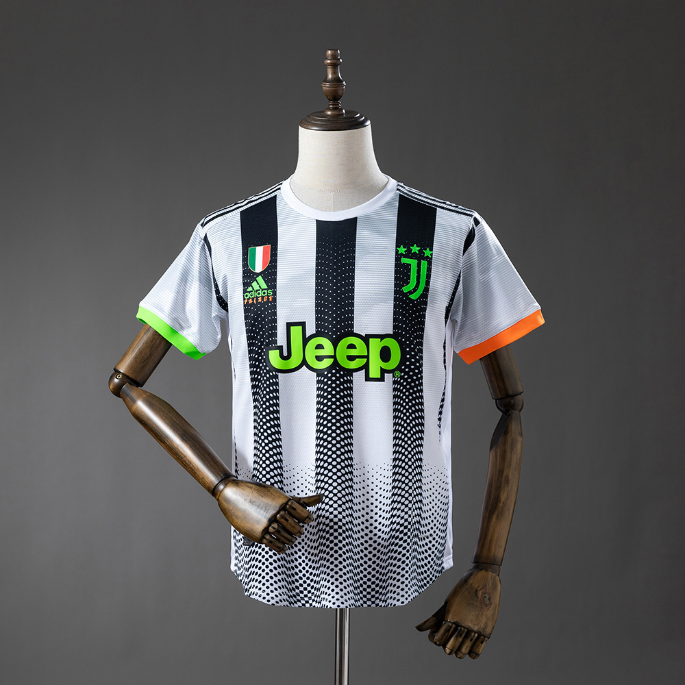 Mens Juventus Retro Fourth Jersey 2019/20 Mens Juventus Retro Fourth Jersey 2019/20 front view on mannequin