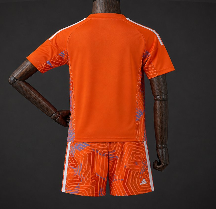 Kids Juventus Goalkeeper Kit Abstract Maze Pattern 2026/27 Kids Juventus Goalkeeper Kit Abstract Maze Pattern 2026/27