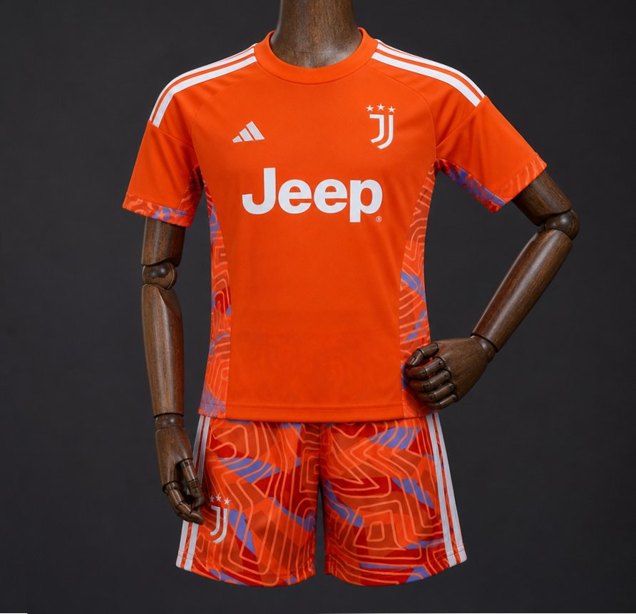 Kids Juventus Goalkeeper Kit Abstract Maze Pattern 2026/27 Kids Juventus Goalkeeper Kit Abstract Maze Pattern 2026/27
