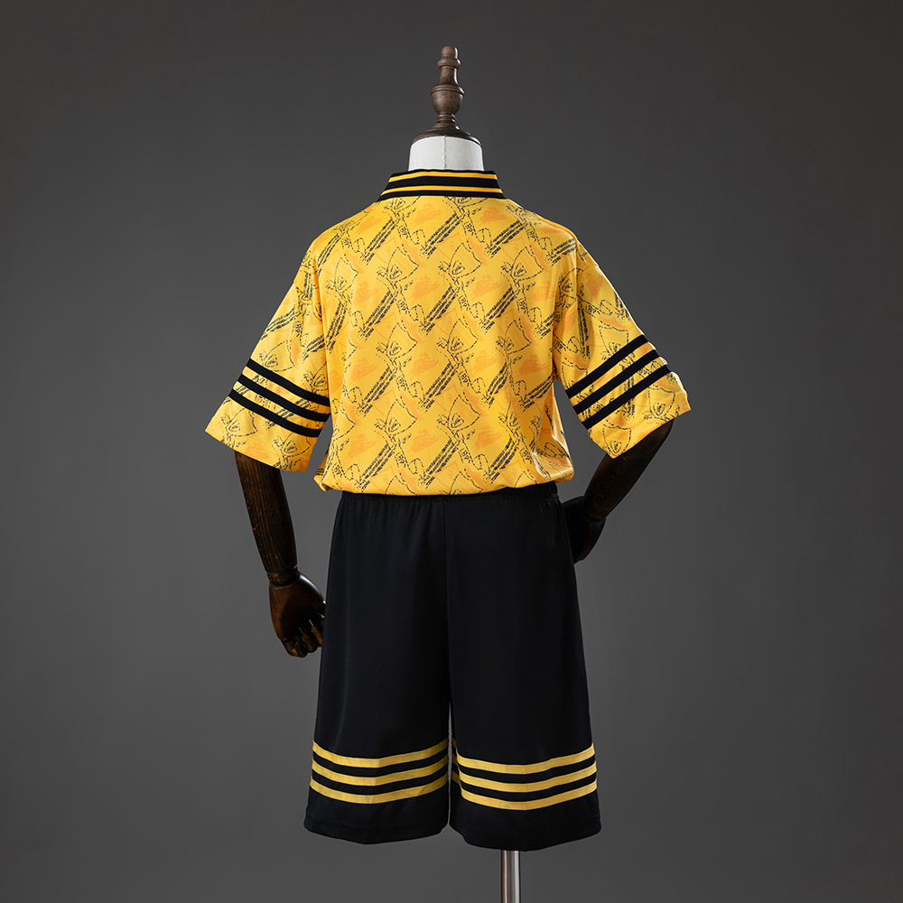 Kids Liverpool Retro Third Kit 1994/96 Kids Liverpool Retro Third Kit 1994/96 rear view of shirt and shorts
