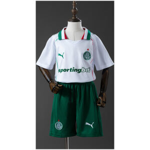 Kids Palmeiras Away Kit 2026/27 Front view of the Kids Palmeiras Away Kit 2026/27 showing white jersey with green and red piping and green shorts