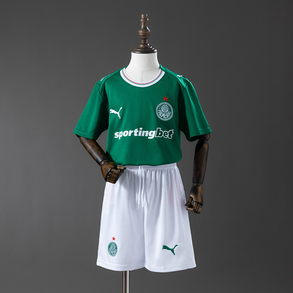 Kids Palmeiras Home Kit 2026/27 Front view of the Kids Palmeiras Home Kit 2026/27 showing green jersey with tricolor collar and white shorts