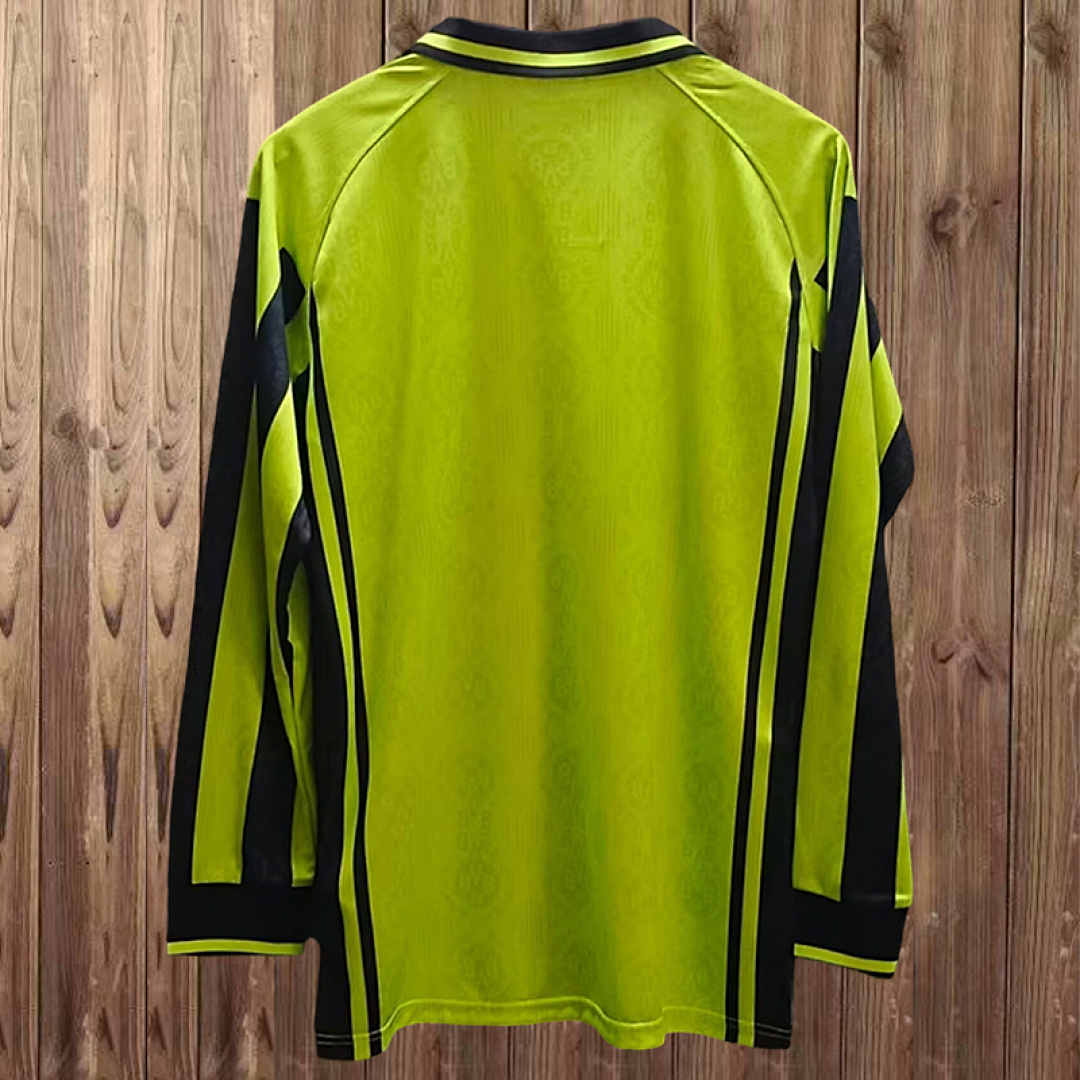 Mens borussia/dortmund s Retro Long Sleeve Home Jersey 1996/97 Mens borussia/dortmund s Retro Long Sleeve Home Jersey 1996/97 rear view showing authentic team styling