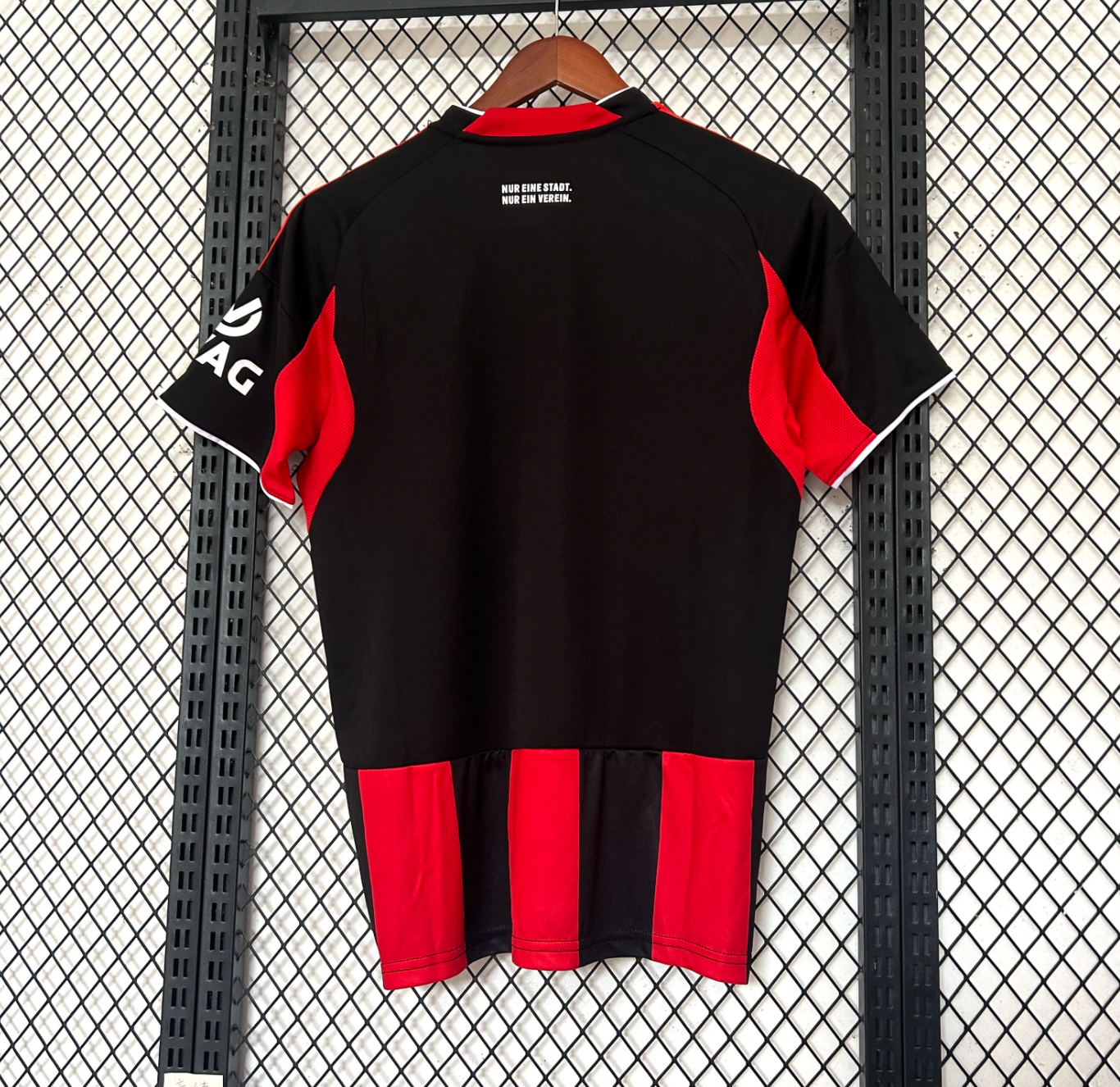Eintracht Frankfurt 2025/2026 Home Jersey Eintracht Frankfurt 2025/2026 Home Jersey