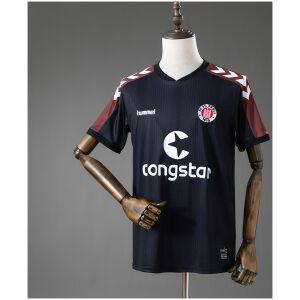Mens St. Pauli Retro Home Jersey 2015/16 Mens St. Pauli Retro Home Jersey 2015/16 front view in dark brown with Congstar sponsor and Hummel chevrons