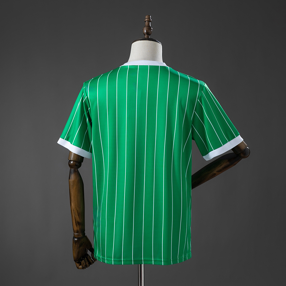 Mens Werder Bremen Retro Home Jersey 1988 Mens Werder Bremen Retro Home Jersey 1988 rear view showing authentic team styling