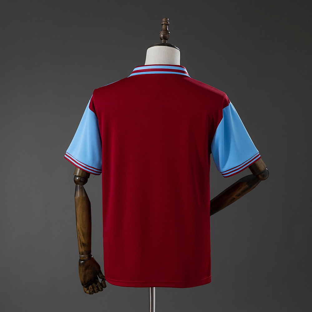 Mens West Ham United Retro Home Jersey 1976/80 Mens West Ham United Retro Home Jersey 1976/80 rear view showing authentic team styling