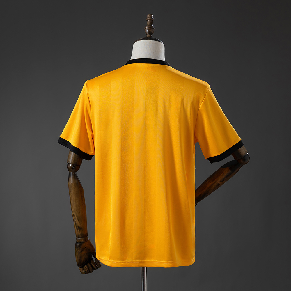 Mens Wolverhampton Wanderers Wolves Retro Home Jersey 1986/87 Mens Wolverhampton Wanderers Wolves Retro Home Jersey 1986/87 rear view showing authentic team styling