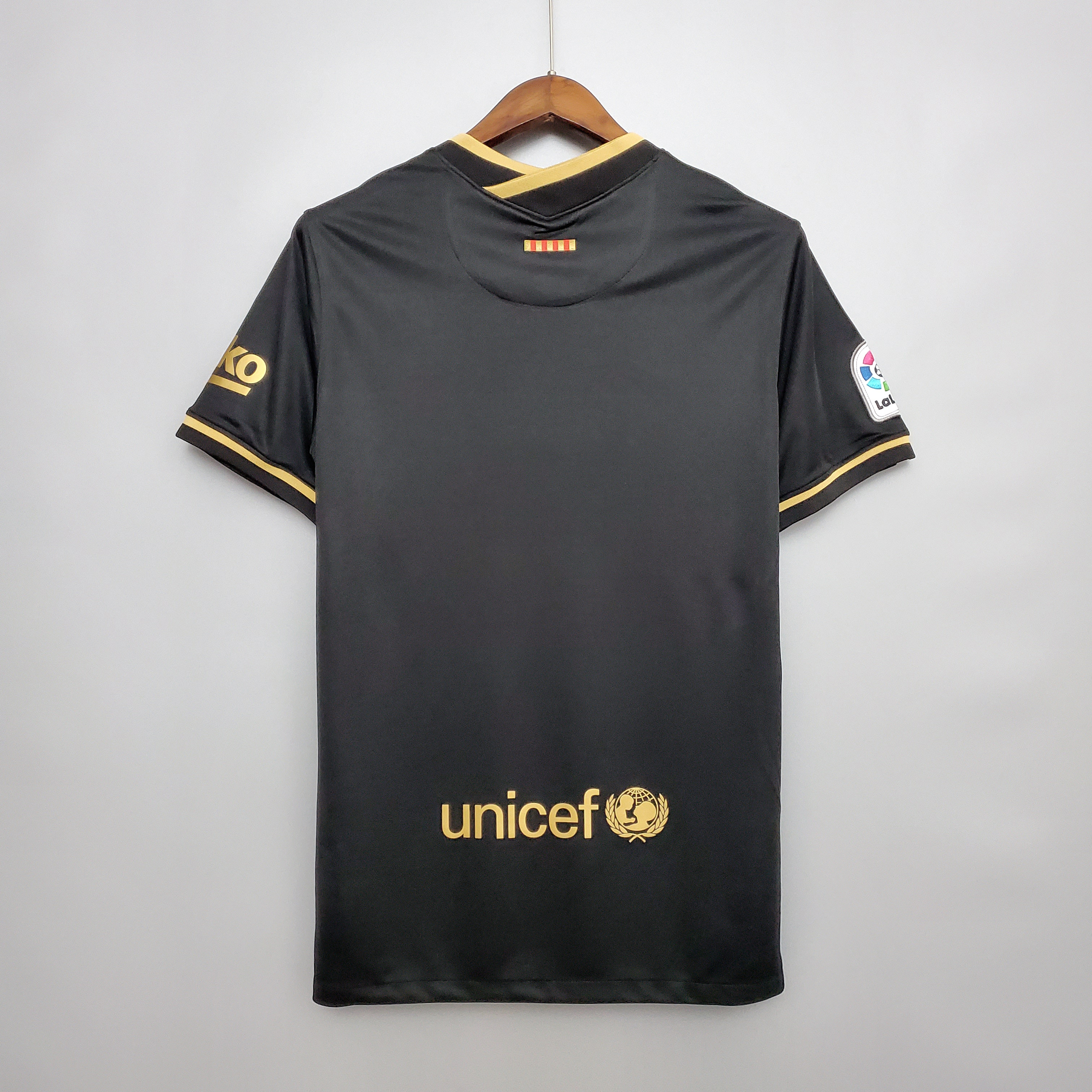 Mens Barcelona Retro Away Jersey 2020/21 Mens Barcelona Retro Away Jersey 2020/21 rear view showing matching team styling