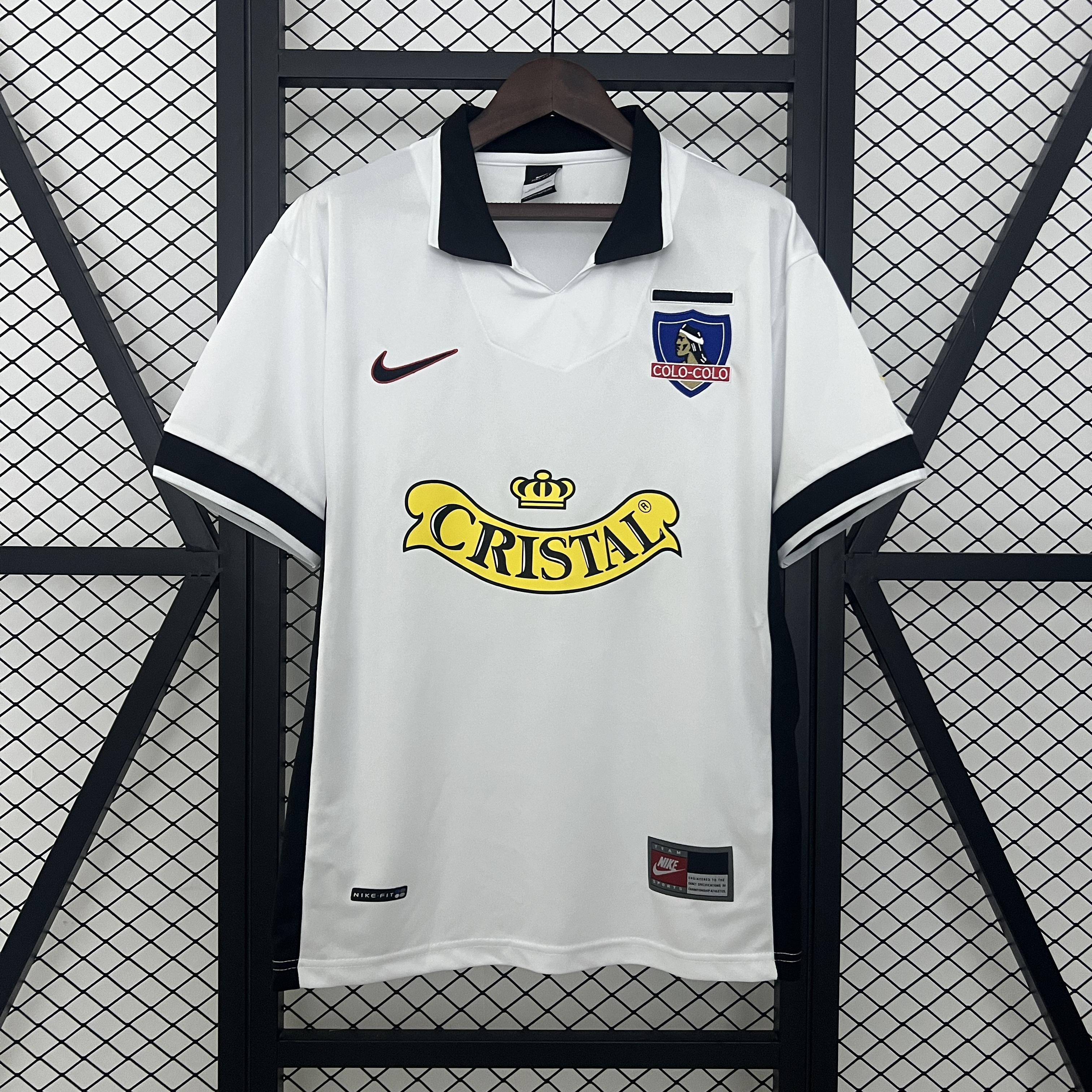 Mens Colo Colo Retro Home Jersey 1997/98 Mens Colo Colo Retro Home Jersey 1997/98 front view showing white torso