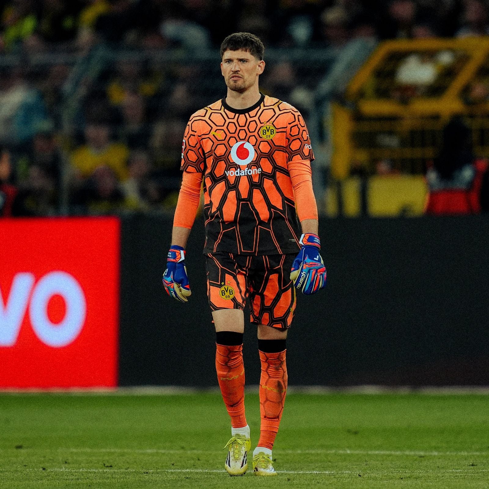 Mens Borussia Dortmund Goalkeeper Long Sleeve Jersey 2026/27 borussia dortmund 2026 27 gk 1 kit.jpg