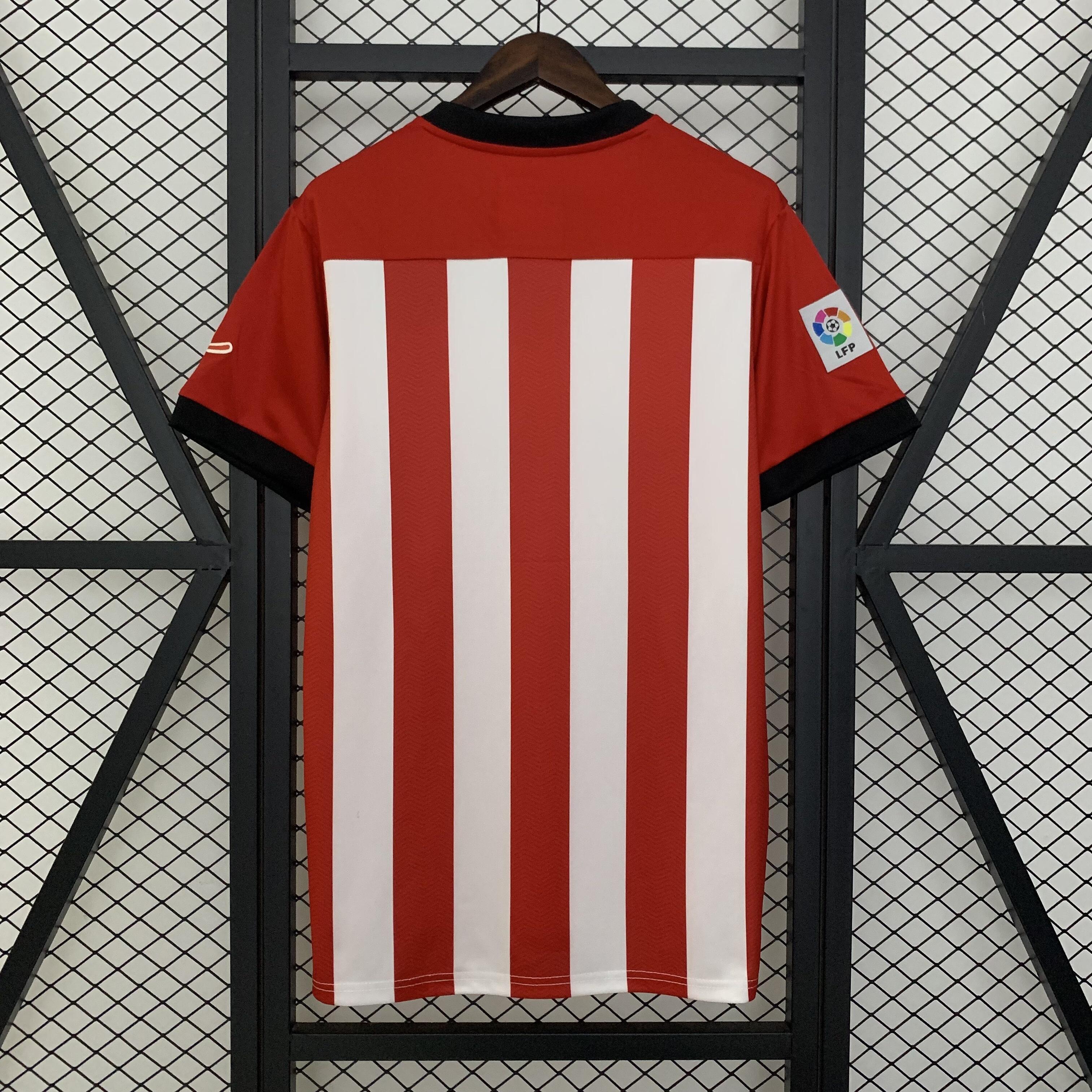 Mens Athletic Bilbao Retro Home Jersey 2011/12 Mens Athletic Bilbao Retro Home Jersey 2011/12 front view on display