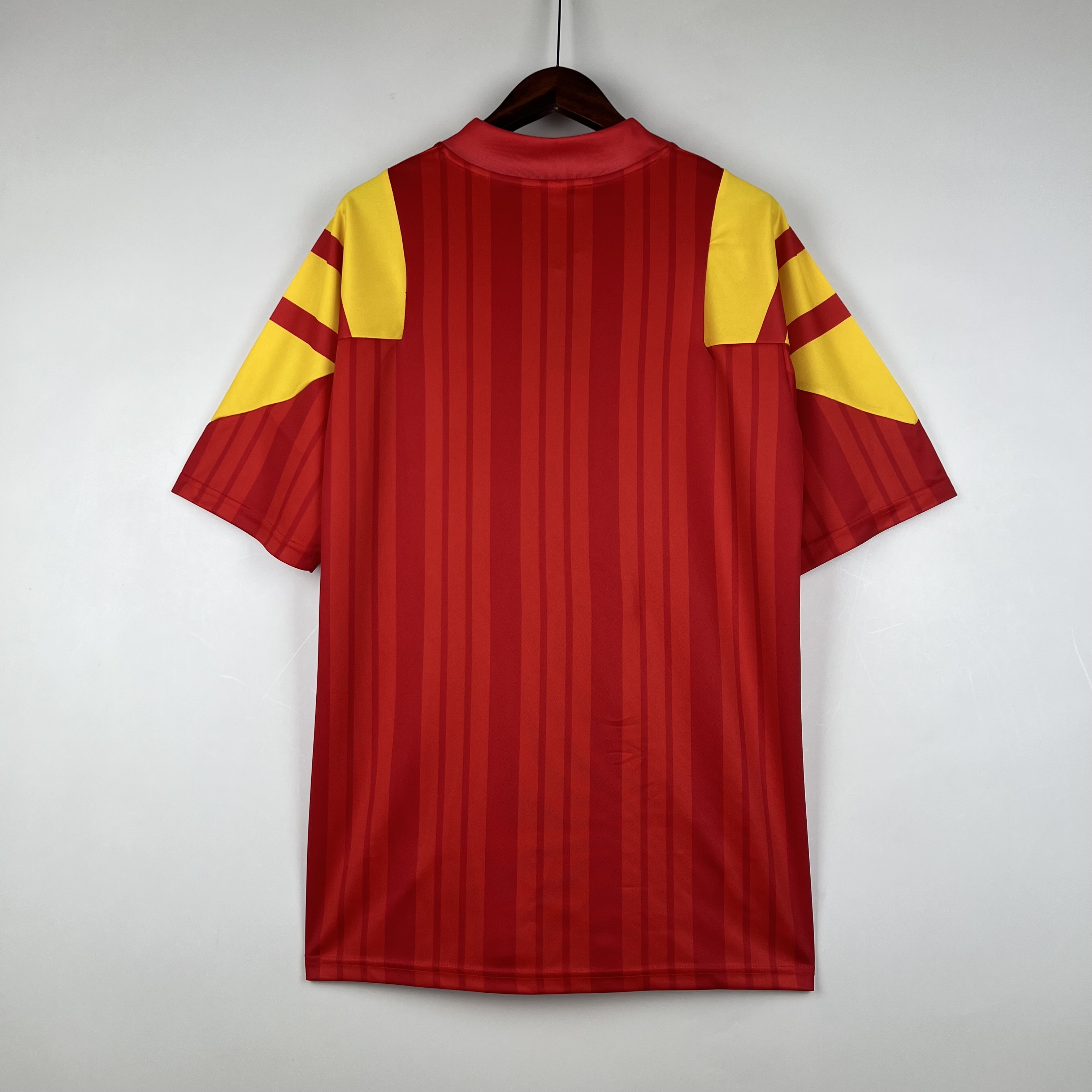 Mens Spain Retro Home Jersey 1992 Mens Spain Retro Home Jersey 1992 rear view showing authentic team styling