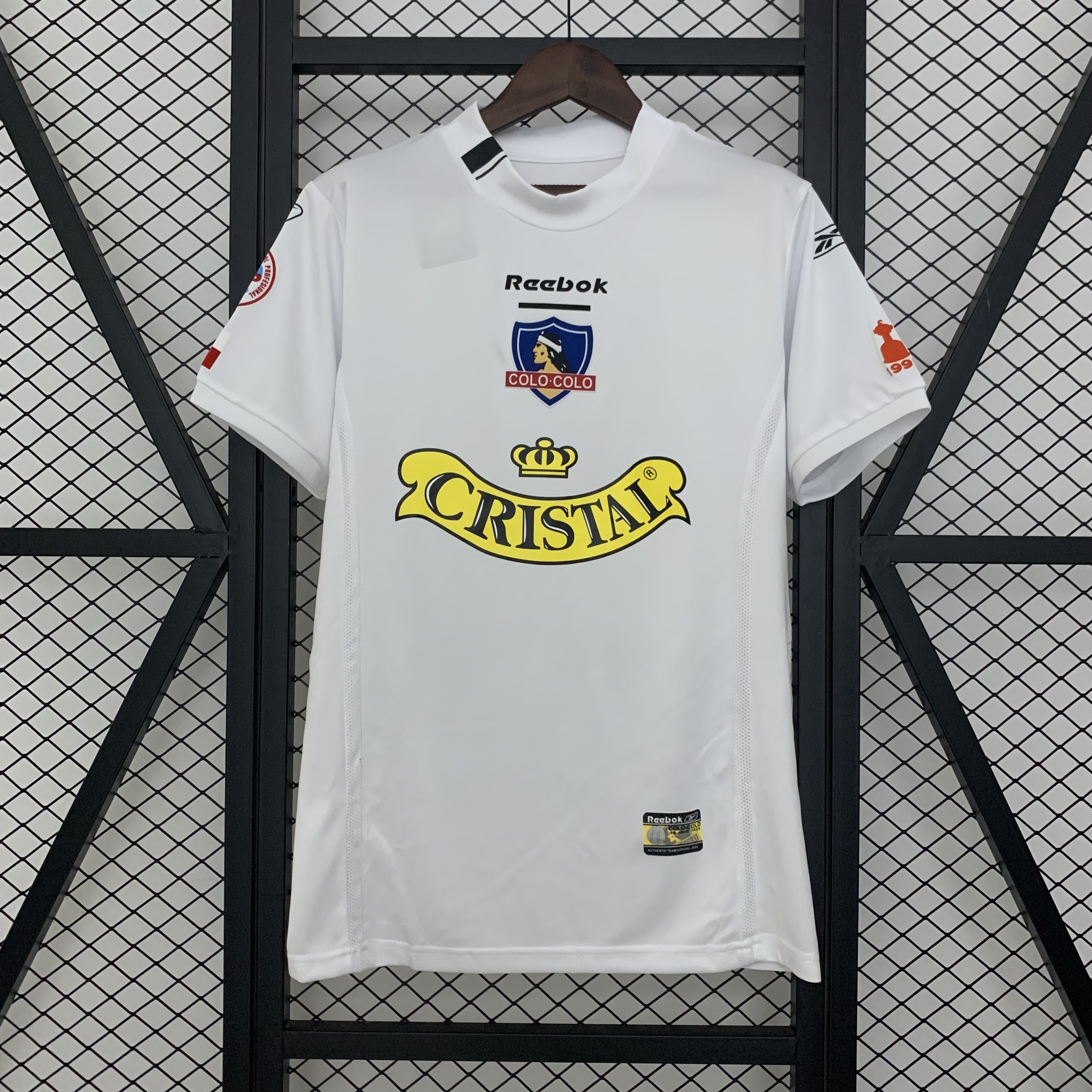 Mens Colo Colo Retro Home Jersey 2004/05 Mens Colo Colo Retro Home Jersey 2004/05 front view showing white torso
