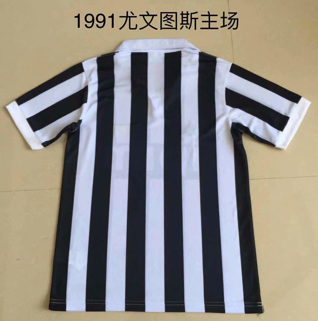 Mens Juventus Retro Home Jersey 1991/92 Mens Juventus Retro Home Jersey 1991/92 back view detail
