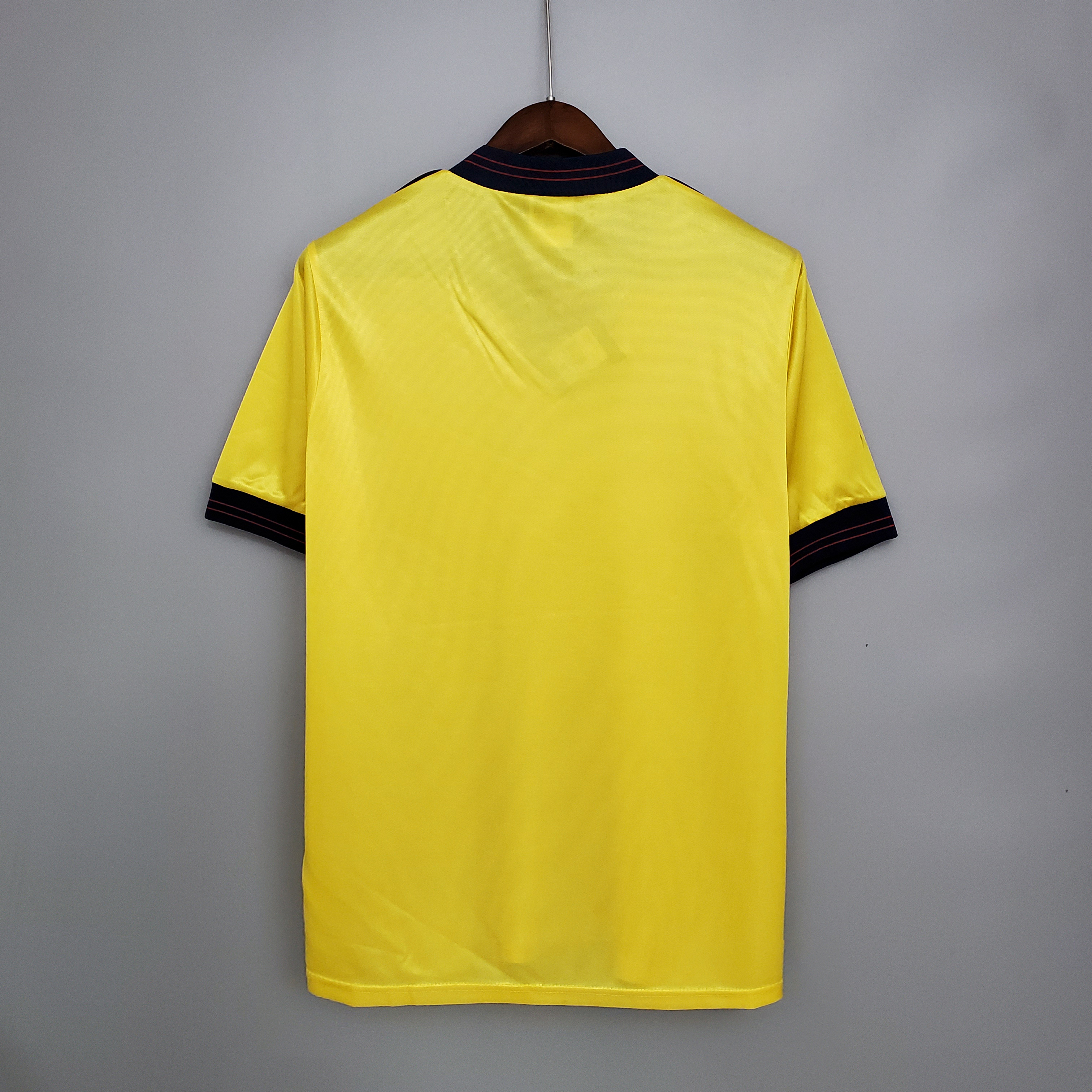Mens Arsenal Retro Away Jersey 1983/86 Mens Arsenal Retro Away Jersey 1983/86 back view detail