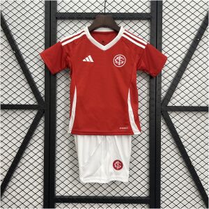 Kids Internacional Home Kit 2025/26 front view on display