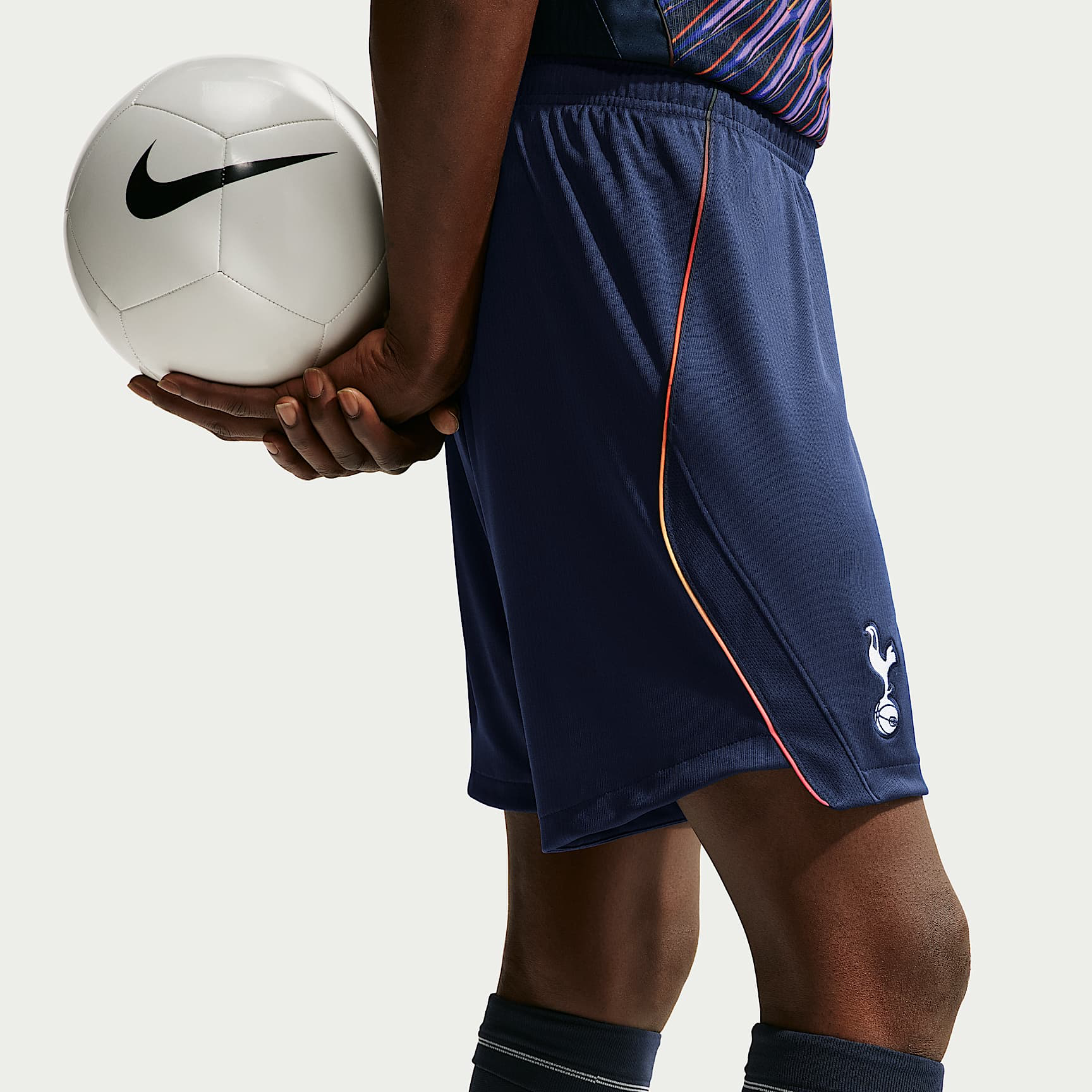 Mens Tottenham Hotspur Away Shorts 2026/27 Mens Tottenham Hotspur Away Shorts 2026/27 navy shorts side view showing neon gradient flank piping