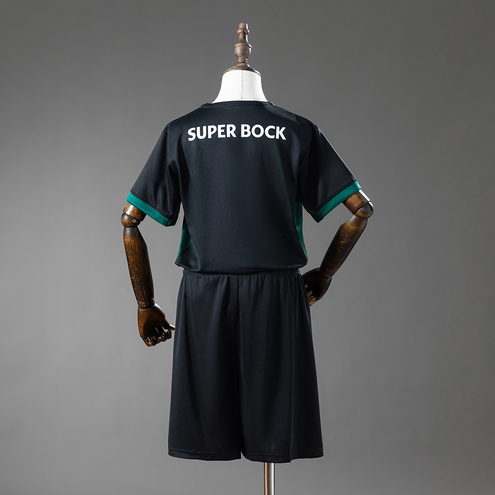 Kids Sporting CP Christmas Special Edition Kit 2025/26 Kids Sporting CP Christmas Special Edition Kit 2025/26 rear view of shirt and shorts