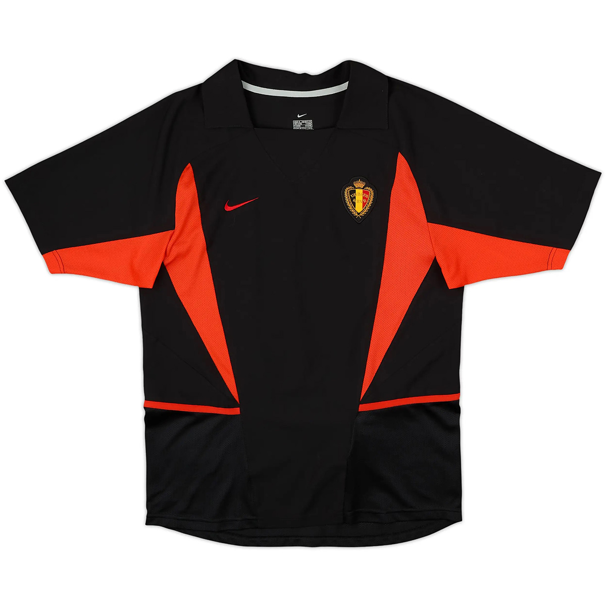 Mens Belgium Retro Away Jersey 2002 Mens Belgium Retro Away Jersey 2002 front view in black with red flank inserts and team crest